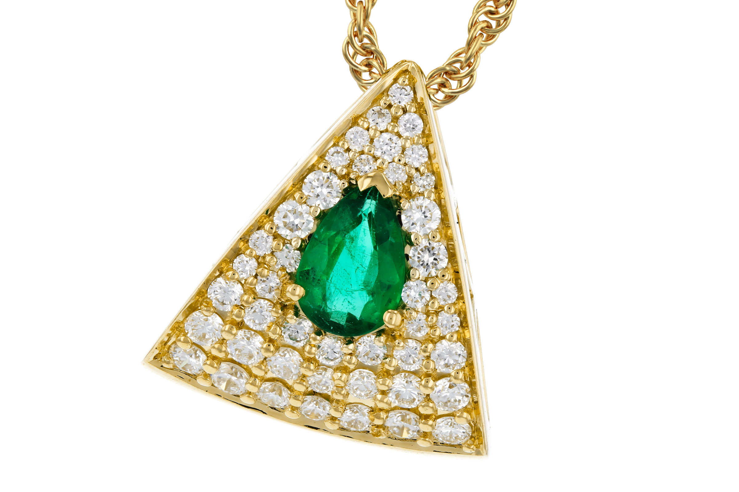 B275-65796: NECKLACE .26 EMERALD .60 TGW (6x4MM EM)