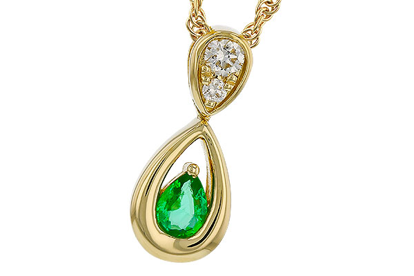 C274-76687: NECKLACE .10 EMERALD .16 TGW (4x3 EMER)