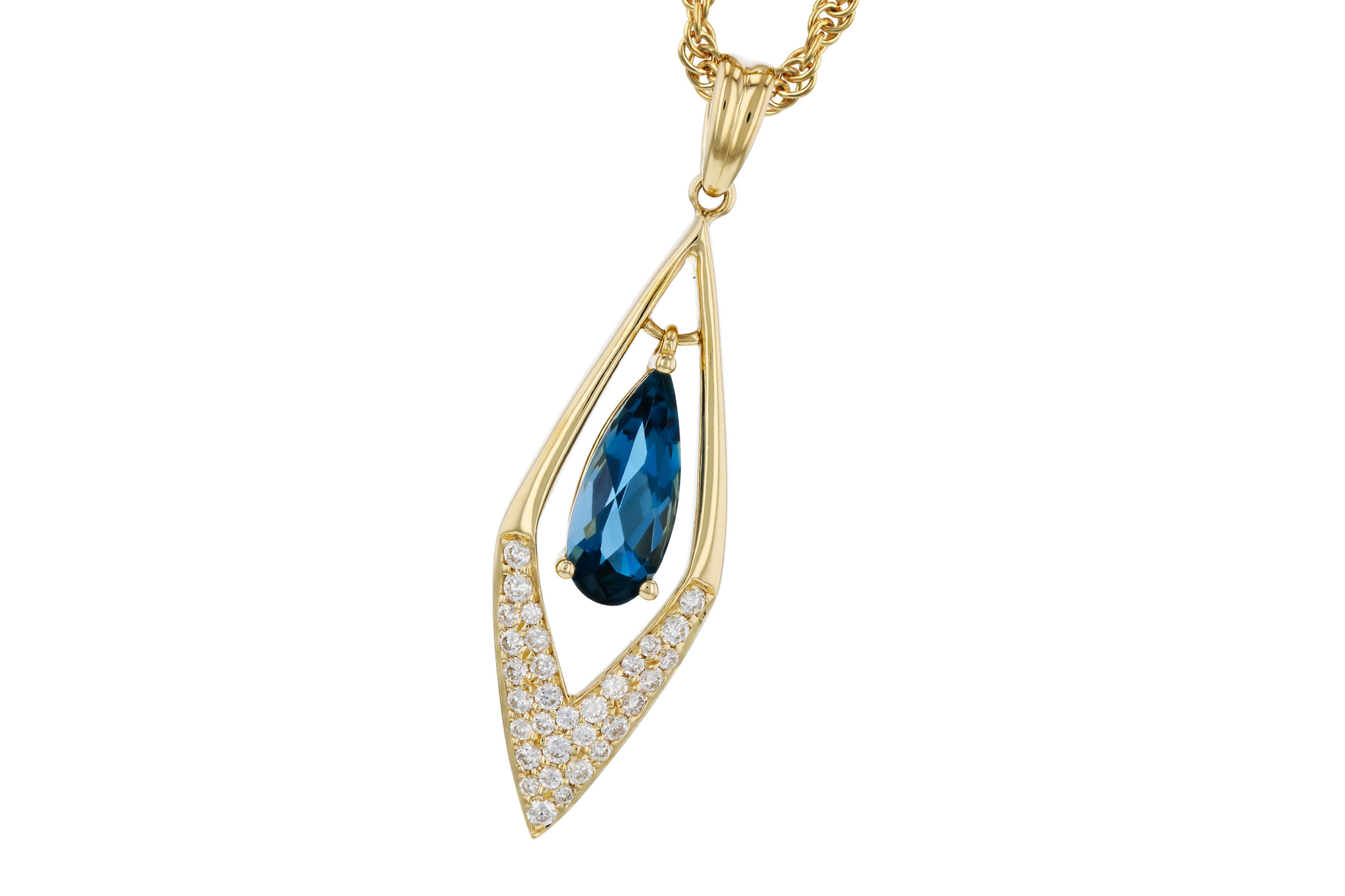 C275-65759: NECK .85 LONDON BLUE TOPAZ 1.02 TGW (10x4MM LBT)