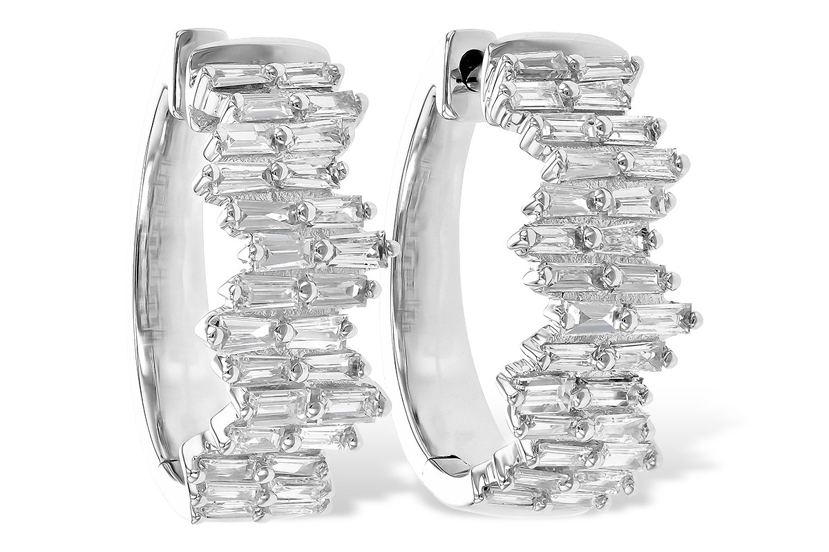 E190-23077: EARR .70 TW BAGUETTE DIAS