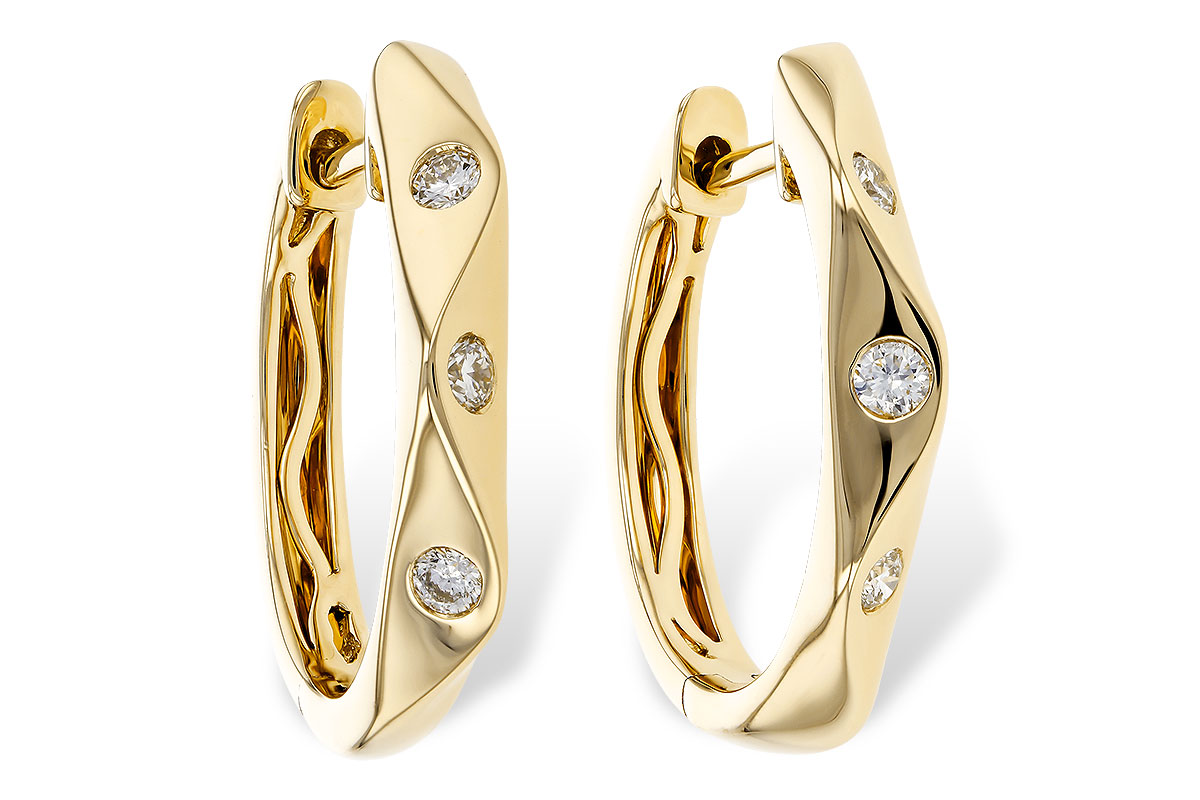 K274-80322: EARRINGS .15 TW