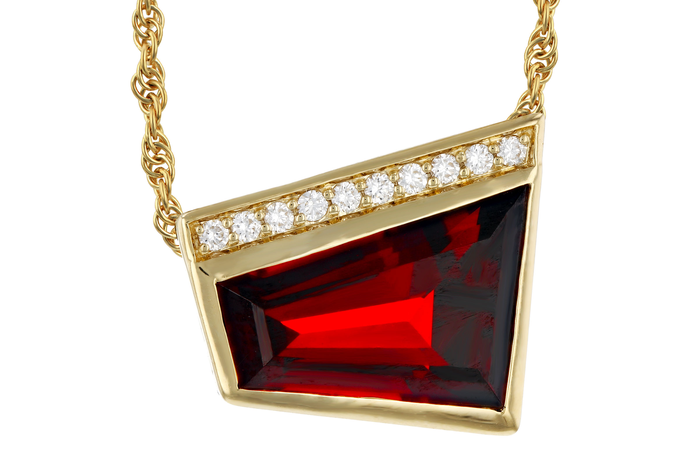 K275-65786: NECKLACE 3.92 GARNET 4.00 TGW